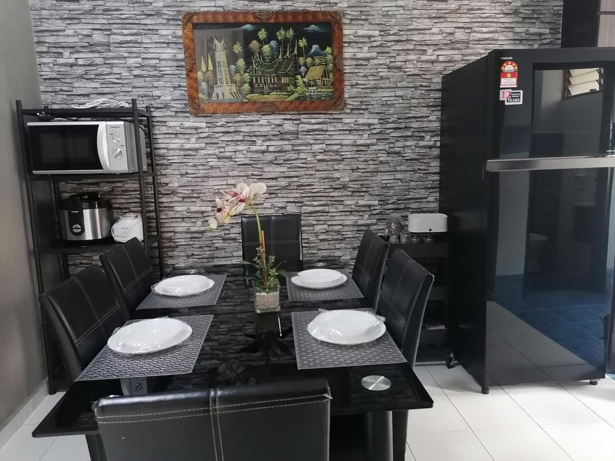 Dkamar Homestay At Desaru, Fully Aircond, Wifi, Coway, Street View 4 Min To Desaru Beach Kangkar Chemaran Exterior photo