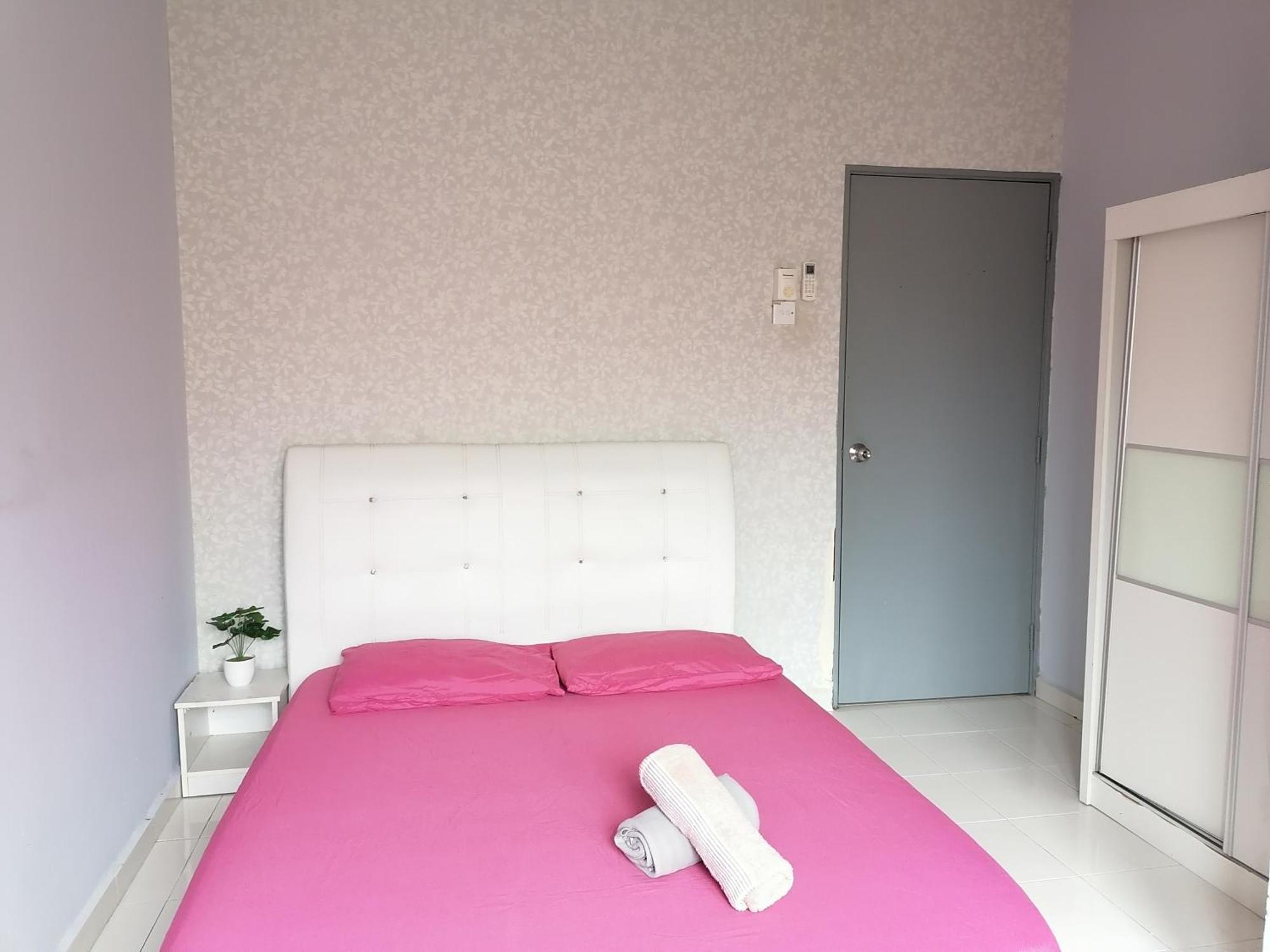 Dkamar Homestay At Desaru, Fully Aircond, Wifi, Coway, Street View 4 Min To Desaru Beach Kangkar Chemaran Exterior photo