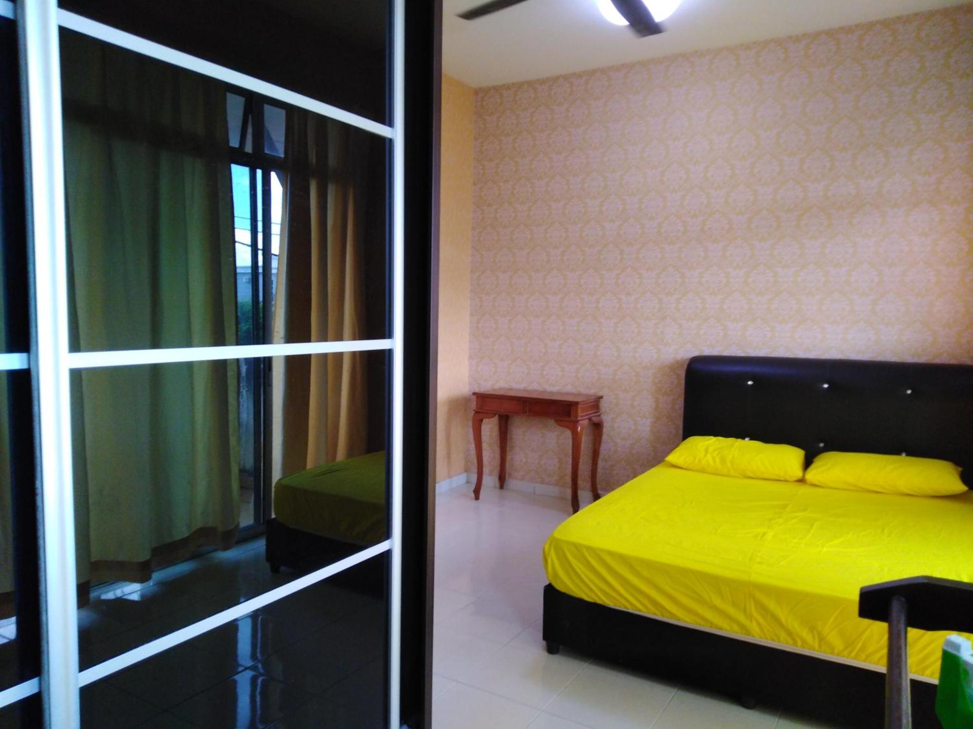 Dkamar Homestay At Desaru, Fully Aircond, Wifi, Coway, Street View 4 Min To Desaru Beach Kangkar Chemaran Exterior photo